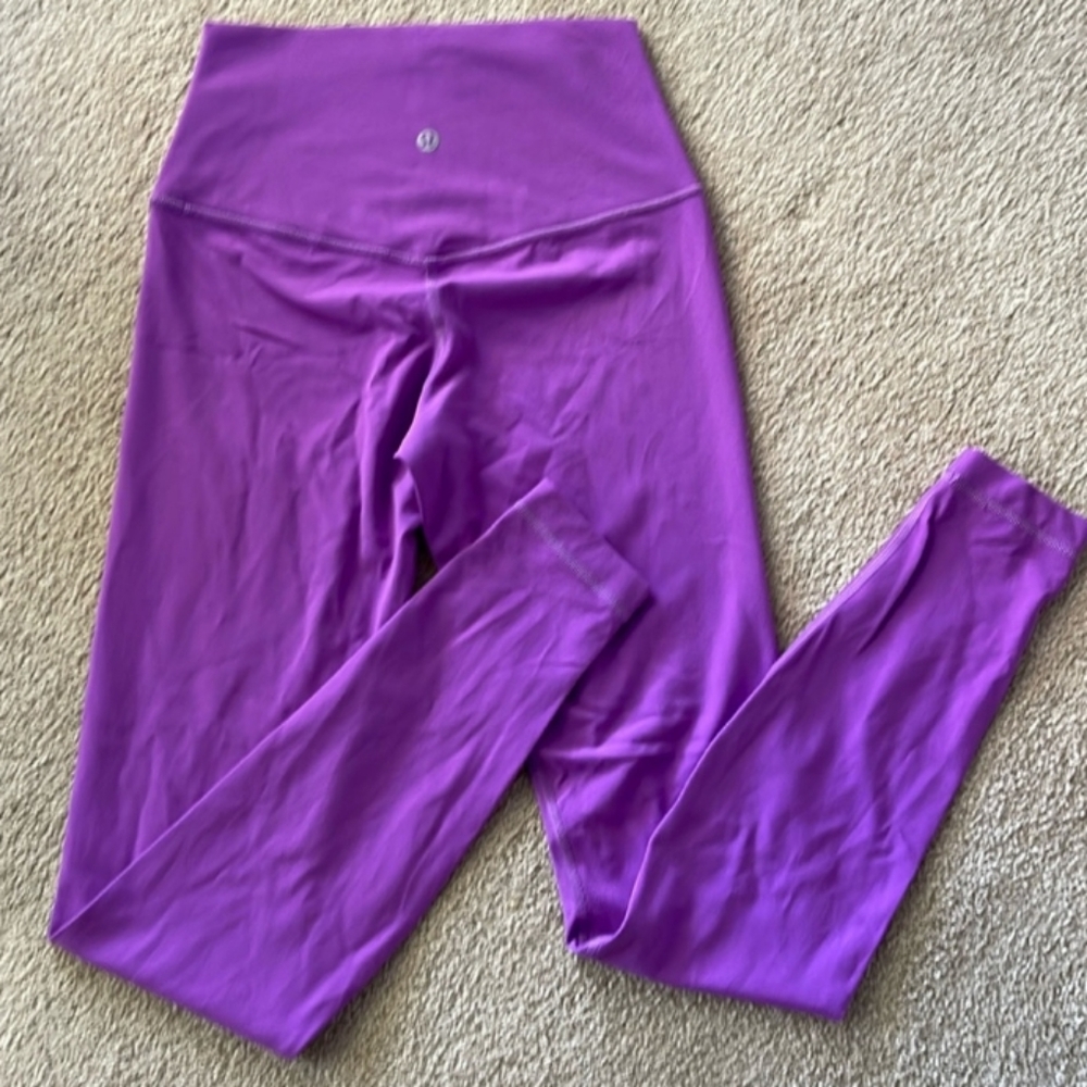 NWOT 🍋 LULULEMON 🍋 Align 28"  Size 4